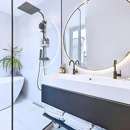 Splendid Loft Near Beaubourg شقة *