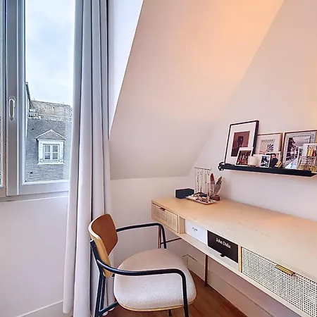 Splendid Loft Near Beaubourg Paris